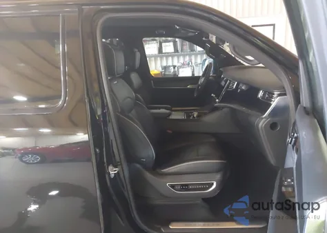 2024 Jeep Grand Wagoneer Series Ii 4X4 z USA, uszkodzony, nr VIN 1C4SJVFP7RS107622